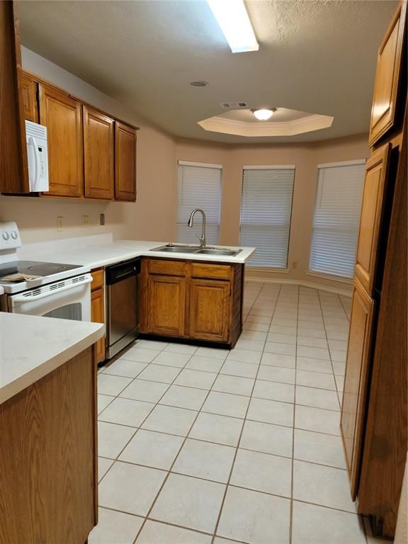 864 Woodridge Dr, Desoto, TX 75115