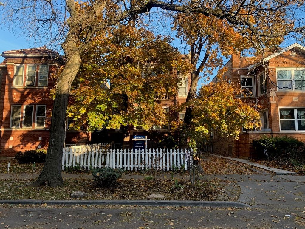 4925 N Monticello Ave, Chicago, IL 60625