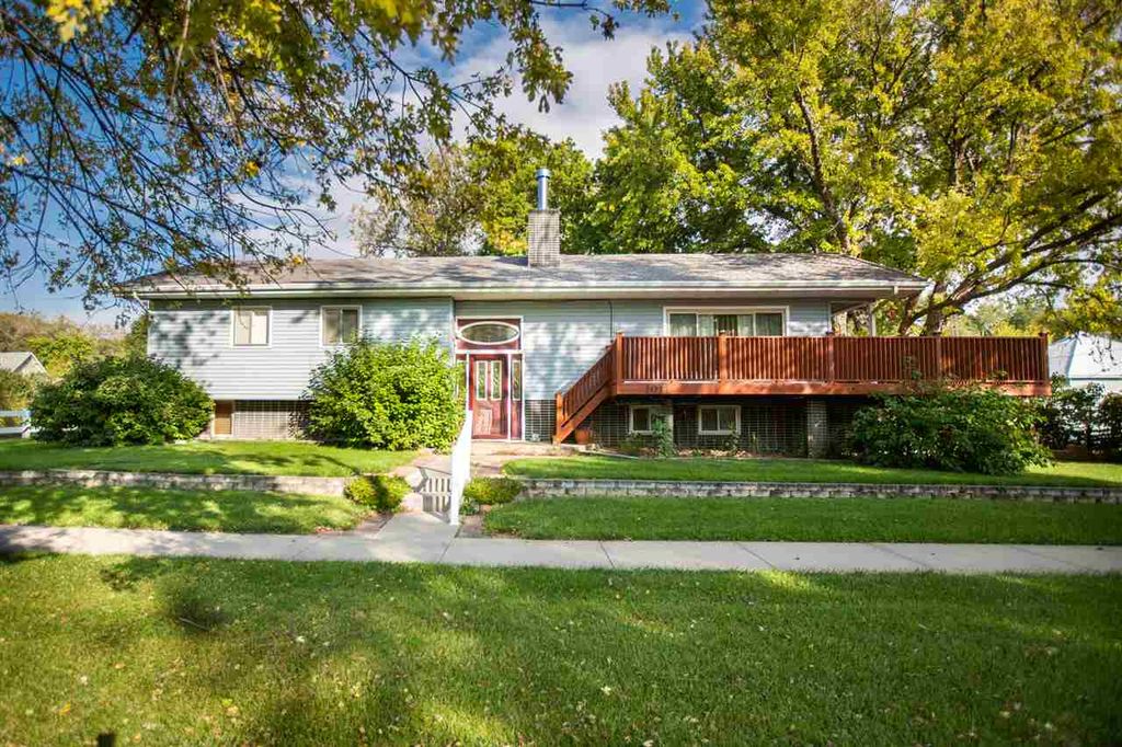 1011 Pacific St, Cambridge, NE 3 Bed, 2 Bath SingleFamily Home 40