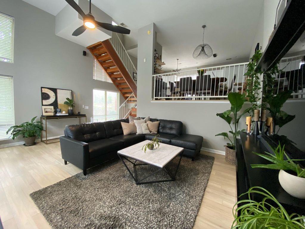 145 S Saint Clair St #18, Toledo, OH 43604