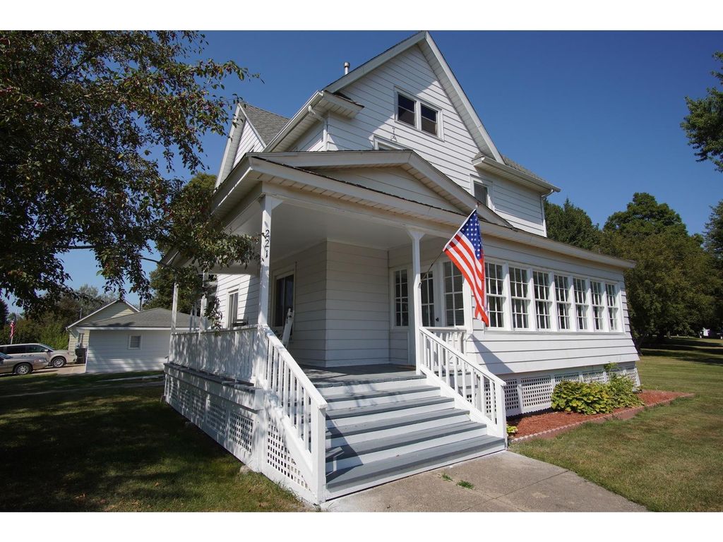 221 Walnut St, Minburn, IA 4 Bed, 2 Bath SingleFamily Home 28 Photos Trulia