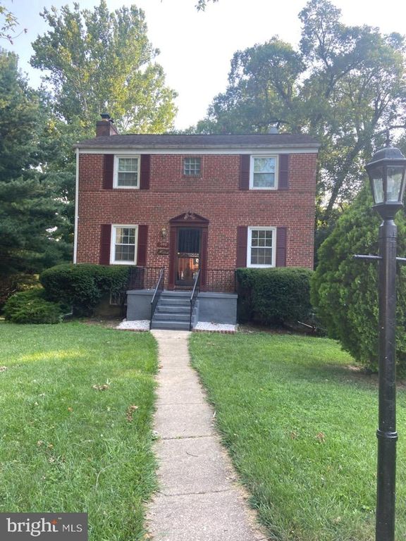 7000 Deerfield Rd, Pikesville, MD 21208