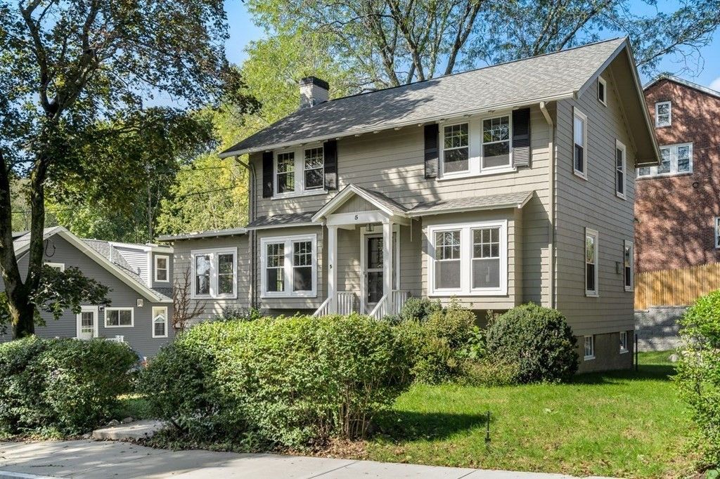 5 Upton Rd, Waltham, MA 02452