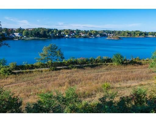 84 Robert Rd, Marblehead, MA 01945