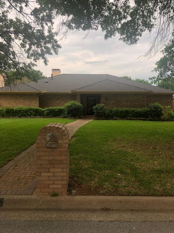 8 Whispering Vine Ct, Grapevine, TX 76051