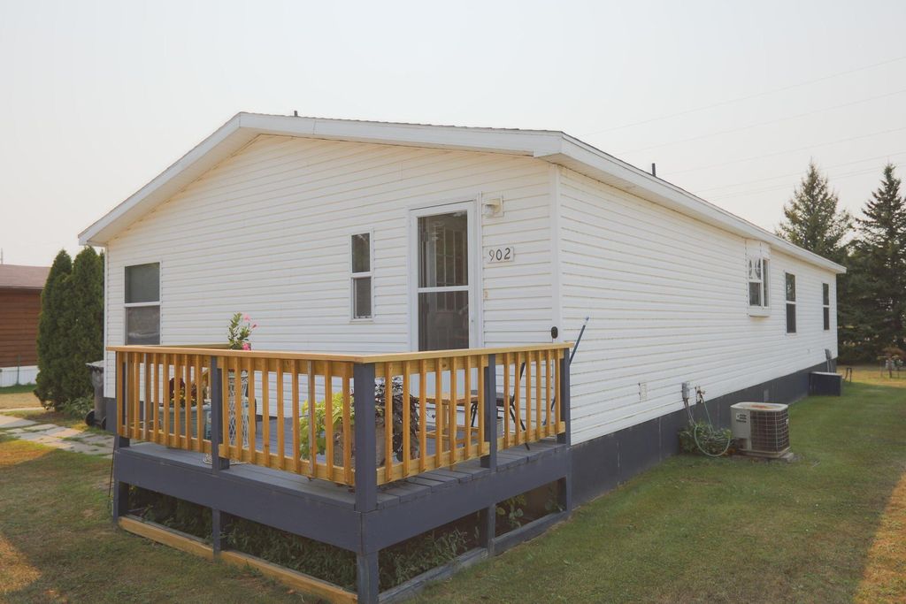 1623 10th Ave SW, Aberdeen, SD 57401