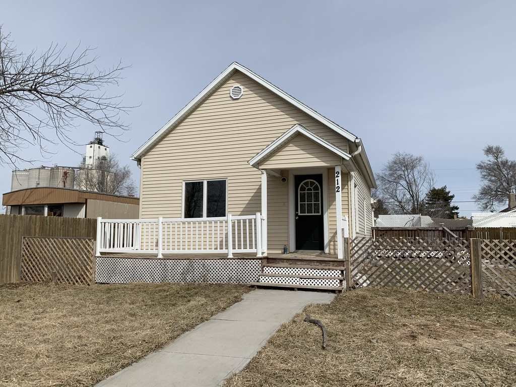 212 W Arendt Ave, Elm Creek, NE 2 Bed, 2 Bath SingleFamily Home 15