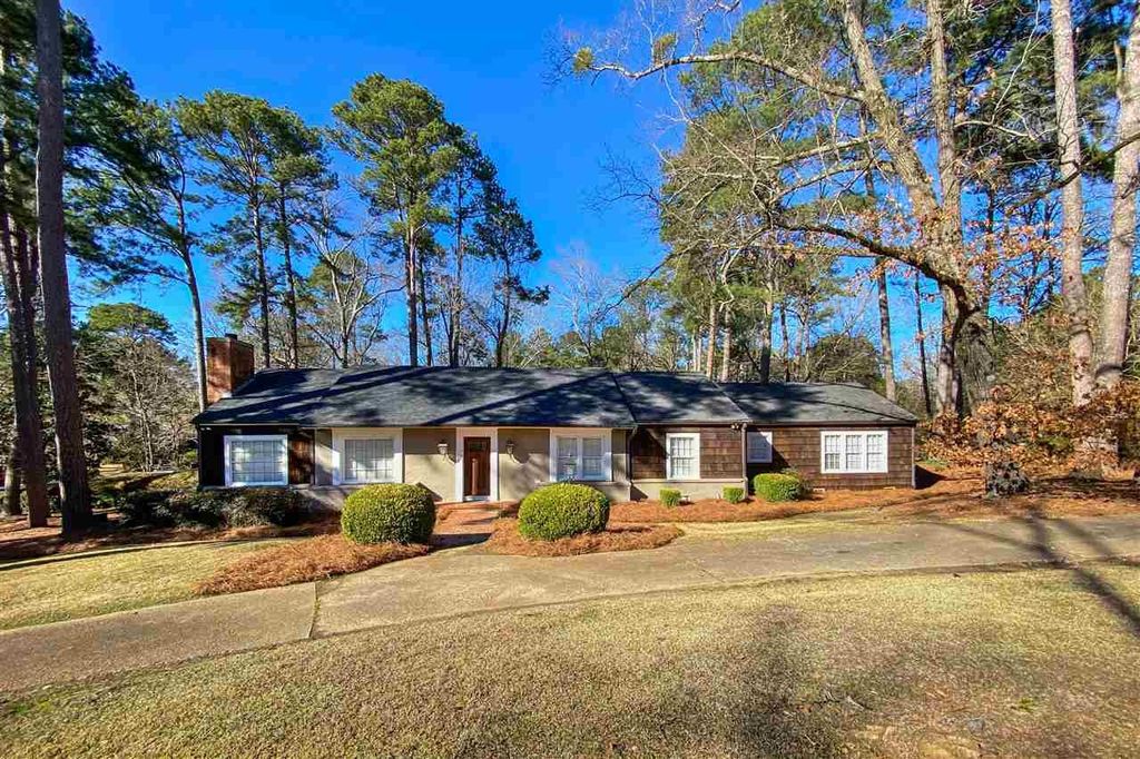 930 Meadowbrook Rd, Jackson, MS 39206