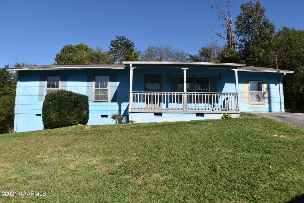 6321 Shaftsbury Dr, Knoxville, TN 37921
