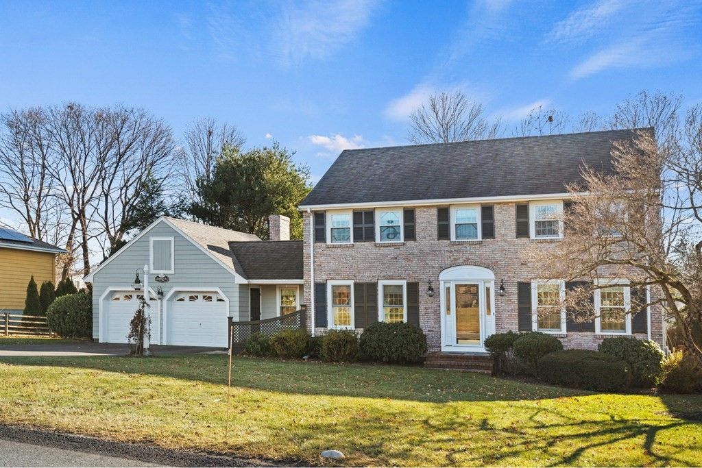 170 Sanderson Ave, Dedham, MA 02026