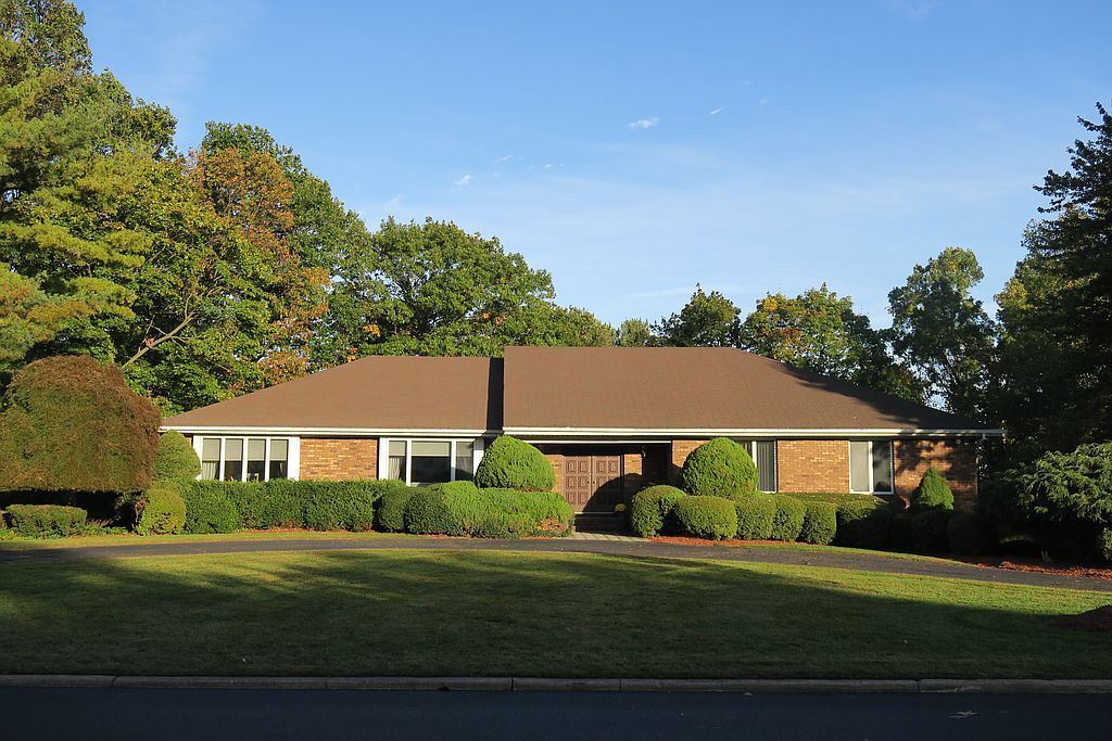 48 Royal Park Ter, Hillsdale, NJ 4 Bed, 4 Bath SingleFamily Home