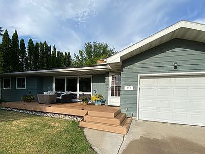 710 N Columbia Rd, Grand Forks, ND 58203