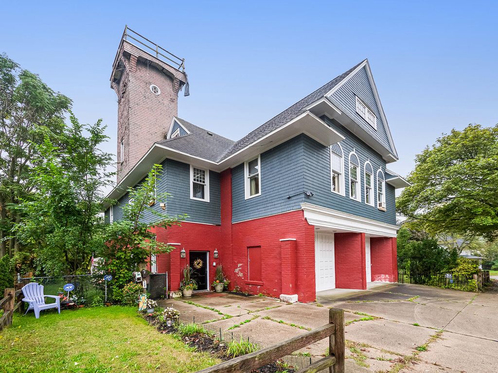 157 Rockwell St, Jackson, MI 49203