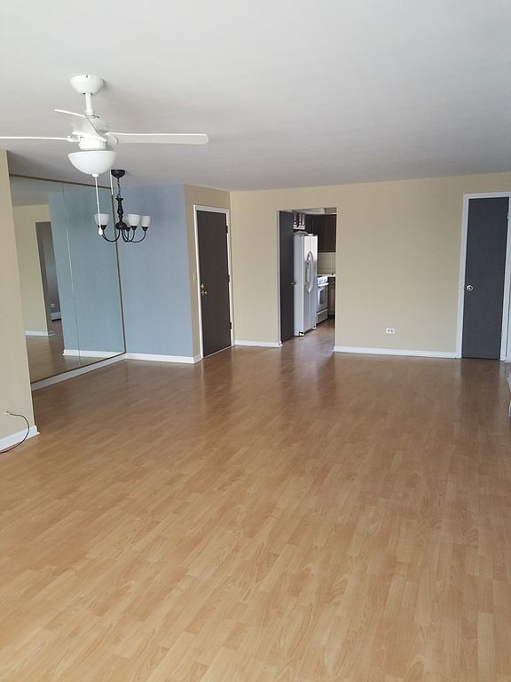 8511 W Catherine Ave #387, Chicago, IL 60656