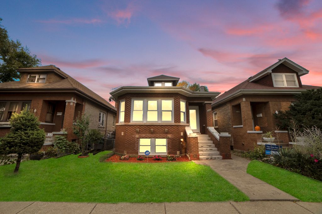5305 W Nelson St, Chicago, IL 60641