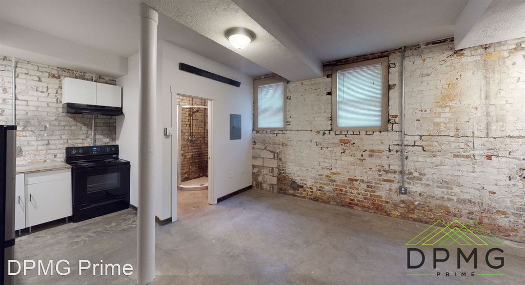 108 S Hosmer St, Lansing, MI 48912