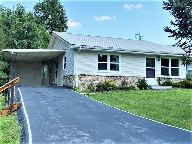 92 Wood Ln, Pleasant Hill, TN 38583