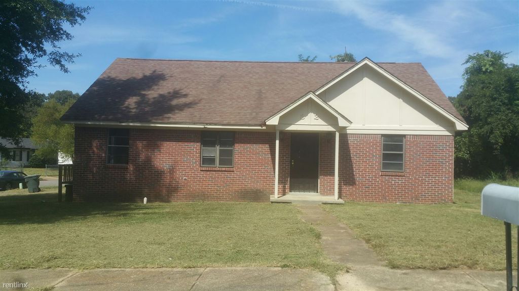 32 W  Van Huesen Dr, Memphis, TN 38109