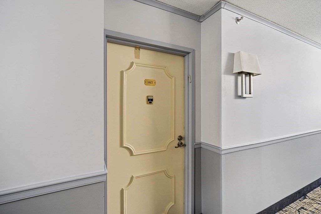 250 Hammond Pond Pkwy #1413N, Newton, MA 02467