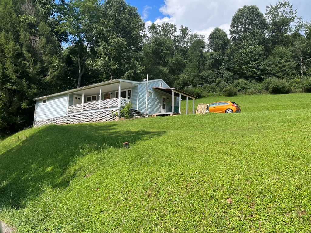 8111 Gem Rd, Heaters, WV 26627