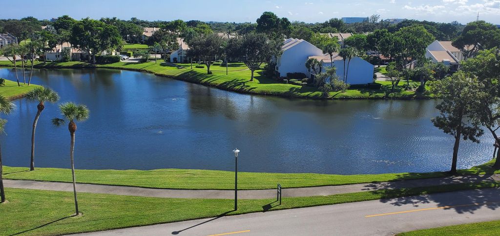 1763 Bridgewood Dr, Boca Raton, FL 33434