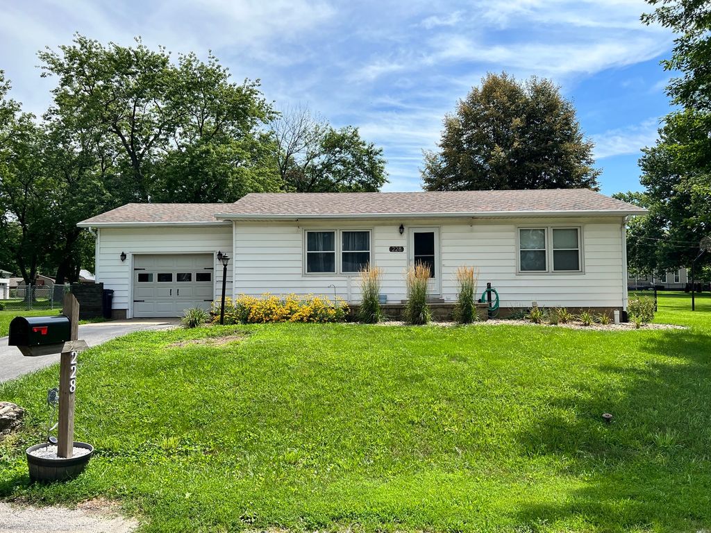 228 N Ash St, Maroa, IL 61756 Trulia