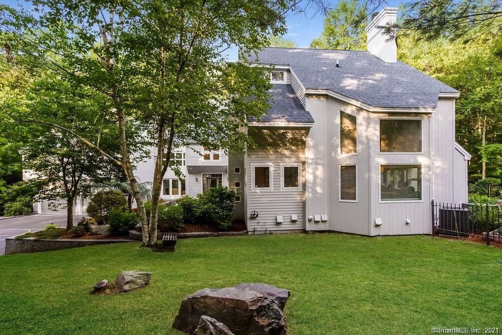 96 Greentree Dr, Glastonbury, CT 06033