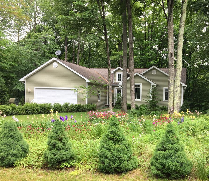 8576 Ridgeway Rd, Petoskey, MI 49770 Trulia