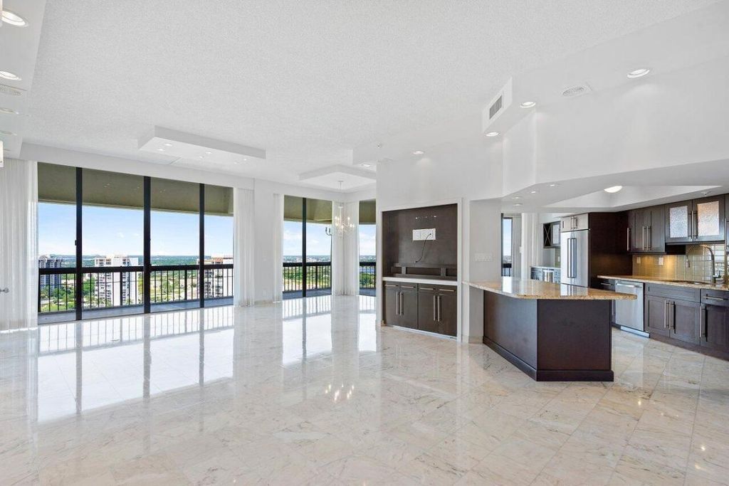 1900 Consulate Pl #6, West Palm Beach, FL 33401