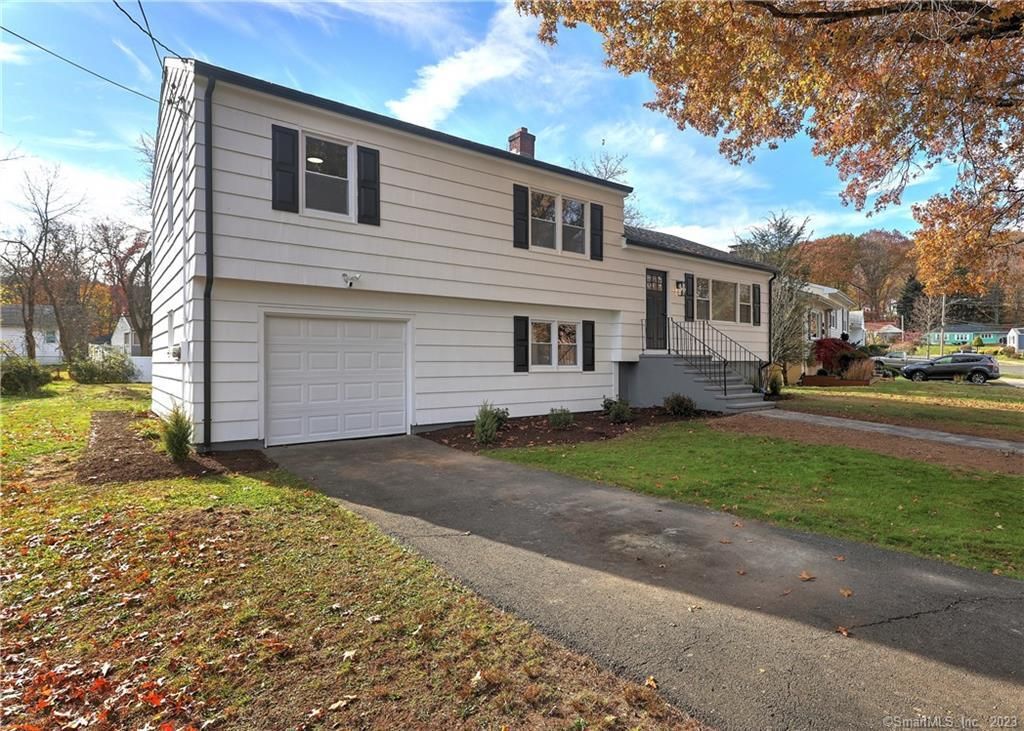 4 Westbrook Ln, New Haven, CT 06515