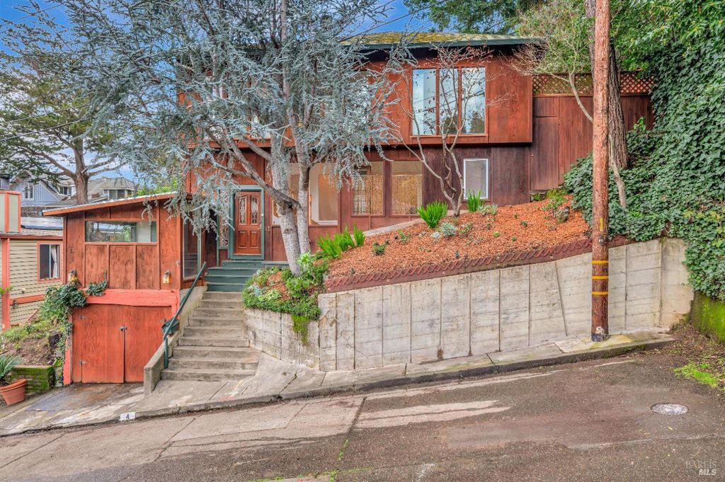 4 Hart St San Rafael CA 94901 See Est Value Schools More 4 Hart St San Rafael CA 94901 See Est Value Schools More