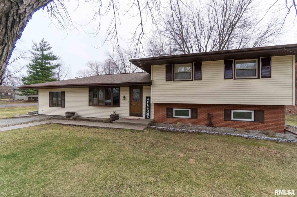 412 E 8th St, Delavan, IL 61734 Trulia