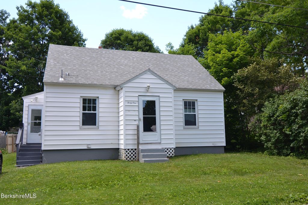 41 Stanley Ave, Pittsfield, MA 01201