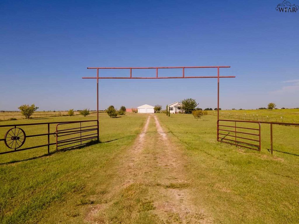 7917 Clay Rd, Wichita Falls, TX 76305