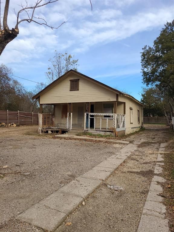 10031 Rhoda Ln, Dallas, TX 75217