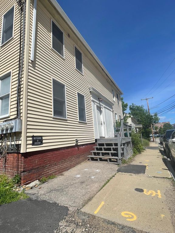 39 Saint Thomas St #E, Dover, NH 03820