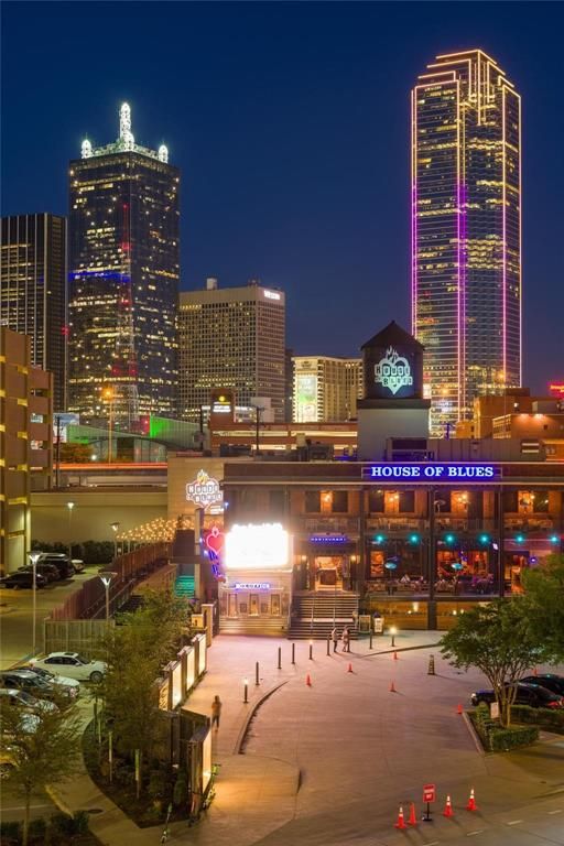 2323 N Houston St #313, Dallas, TX 75219