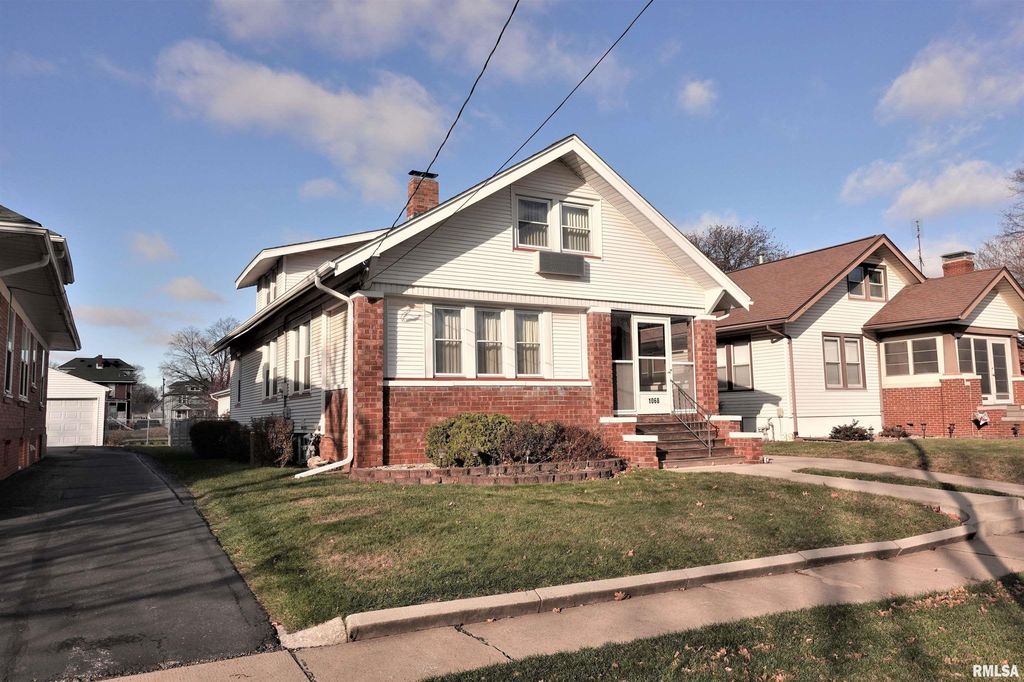 1068 Beecher Ave, Galesburg, IL 61401 Trulia
