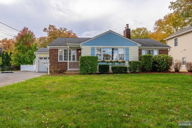 68 Radburn Rd, Glen Rock, NJ 07452 - See Est. Value, Schools & More