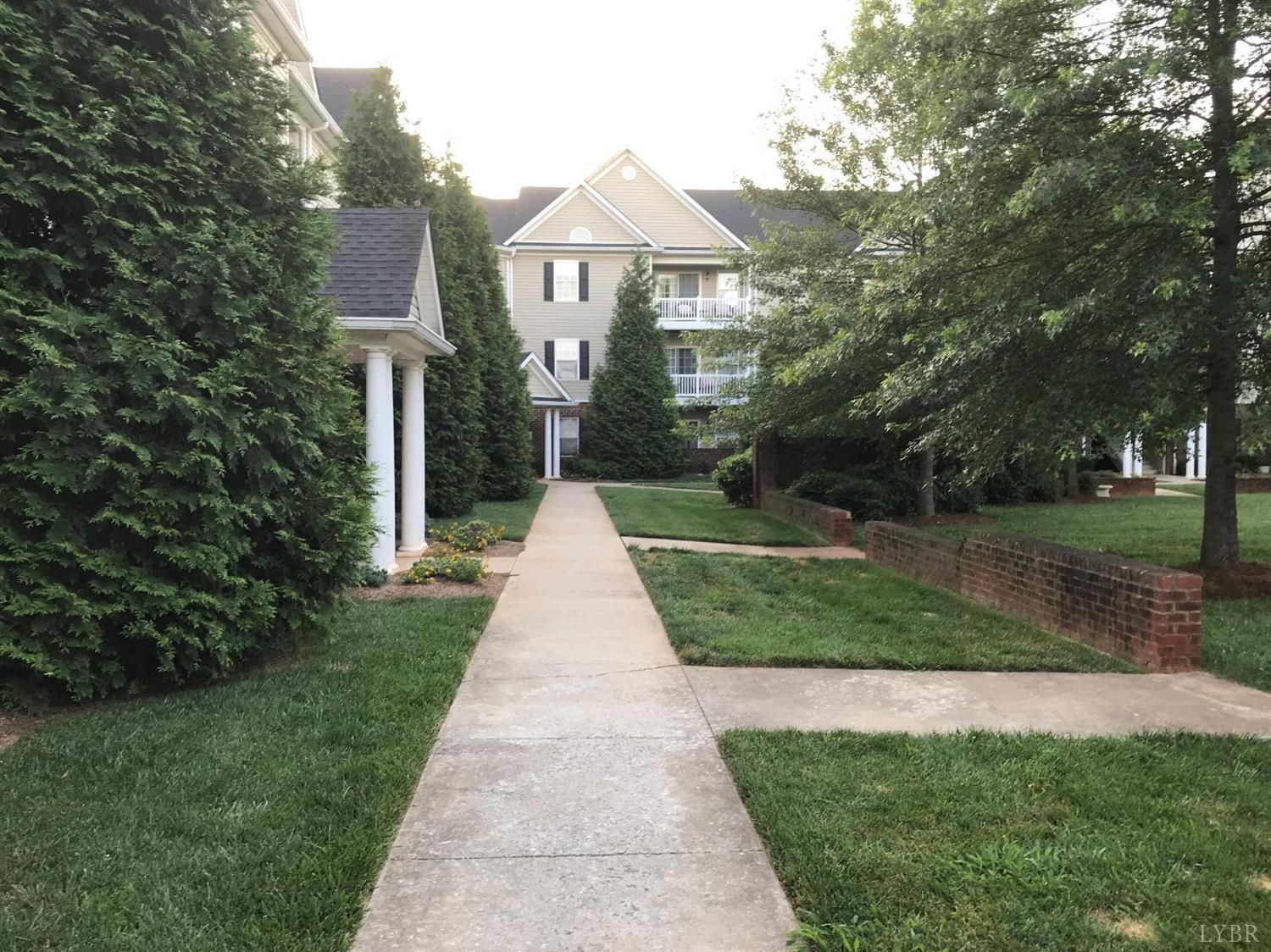 623 Wyndhurst Dr 105, Lynchburg, VA 3 Bed, 2 Bath Condo 13 Photos