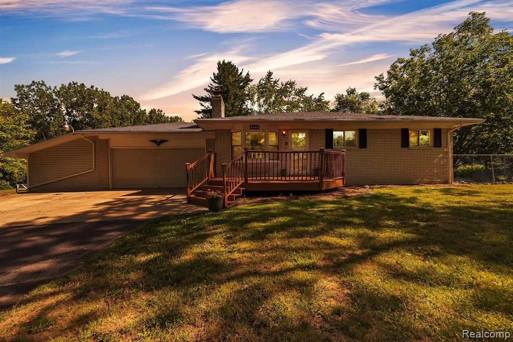 5144 Pine Knob Trl, Clarkston, MI 3 Bed, 2 Bath SingleFamily Home