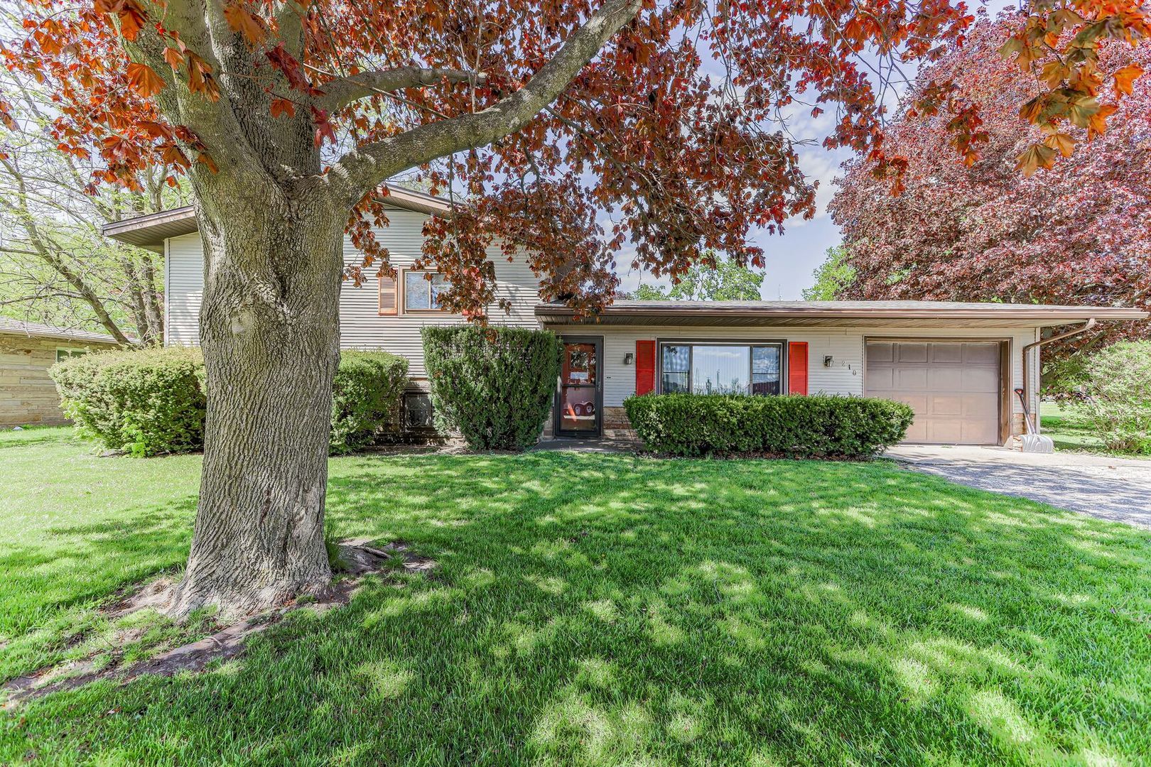 210 E Grand Ave, Saint Joseph, IL 61873 Trulia