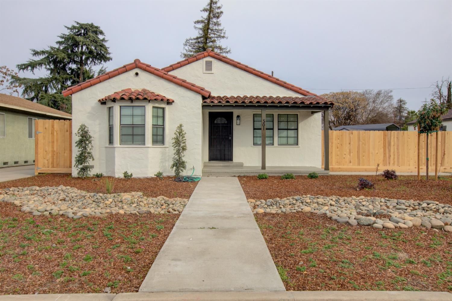 501 N Thor St, Turlock, CA 95380 5 Bed, 2 Bath Single