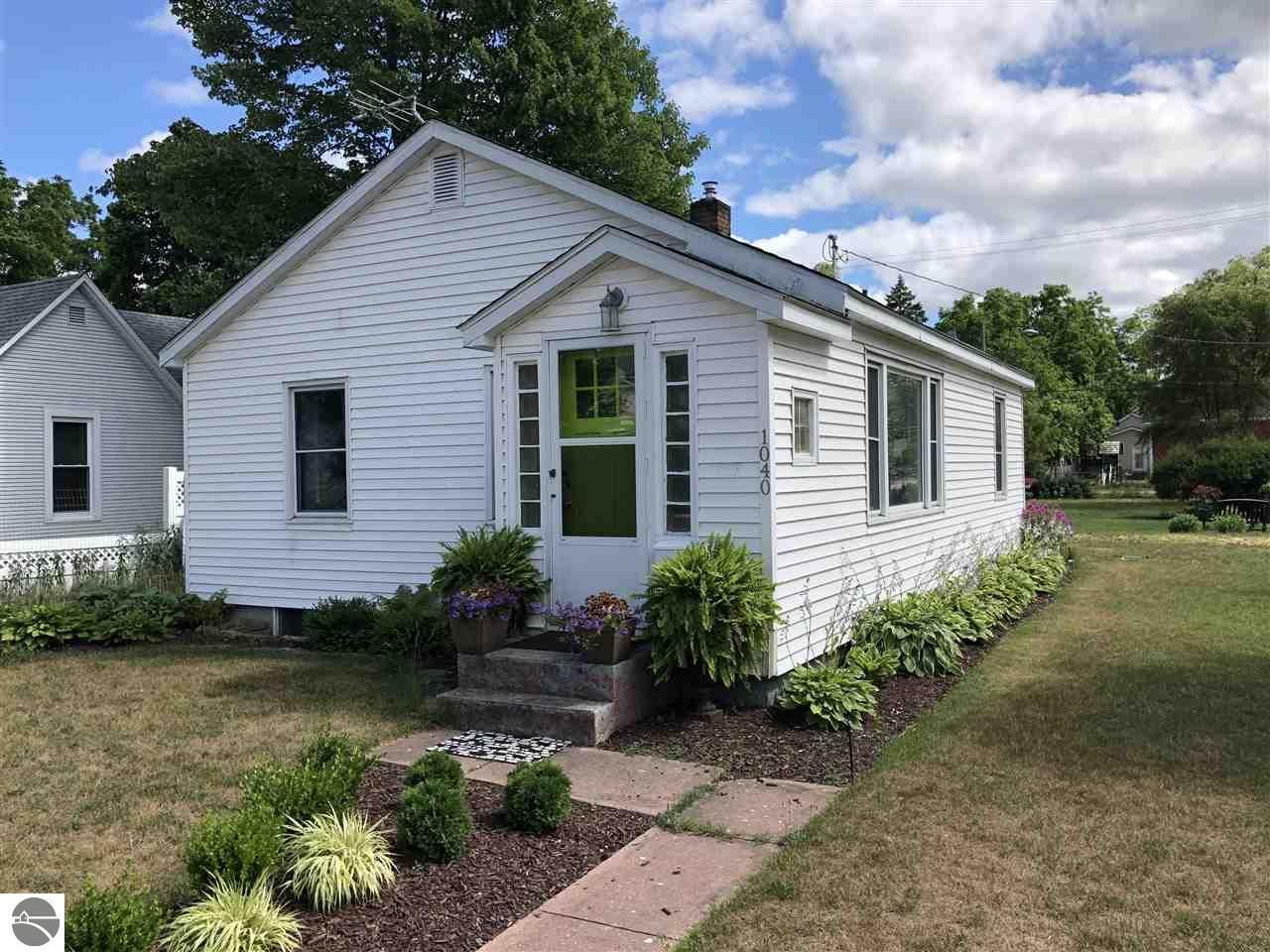 1040 ster St, Traverse City, MI 49686 Trulia