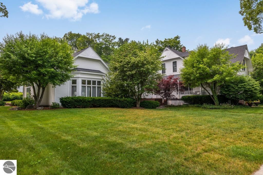 209 N Saint Marys St, Suttons Bay, MI 49682 Trulia