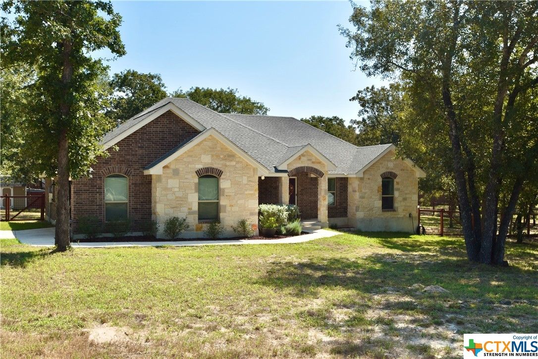 160 Great Oaks Blvd, La Vernia, TX 78121 Trulia