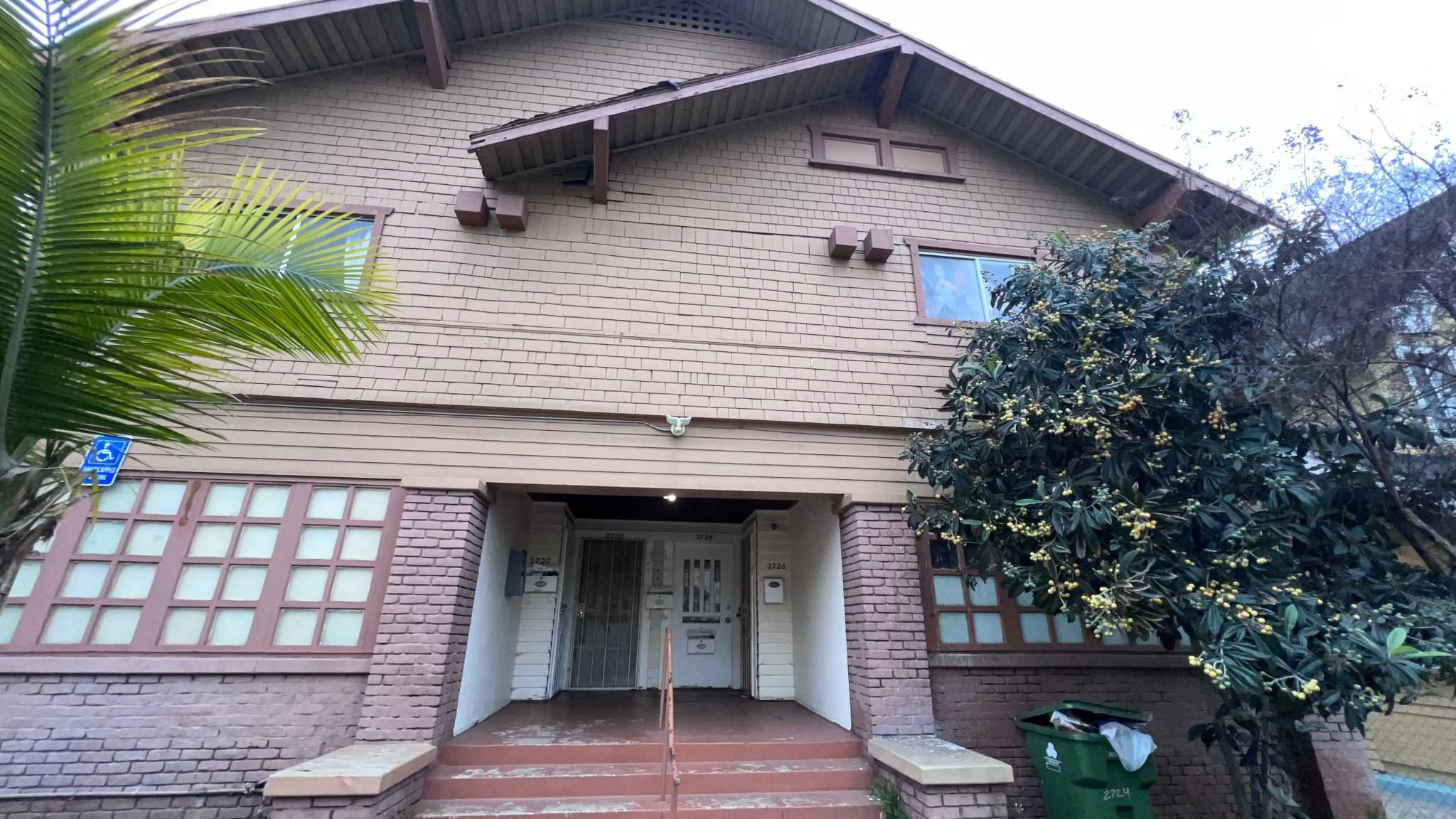 2726 W James M Wood Blvd, Los Angeles, CA 90006 | Trulia