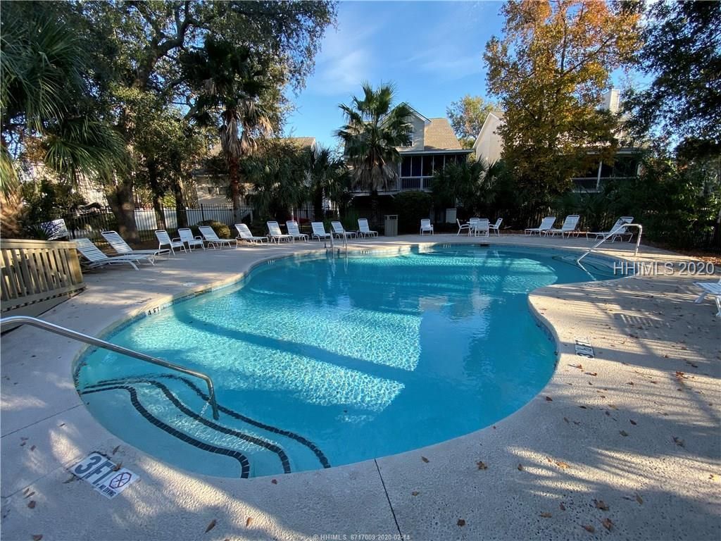 homes for sale in yacht cove hilton head sc