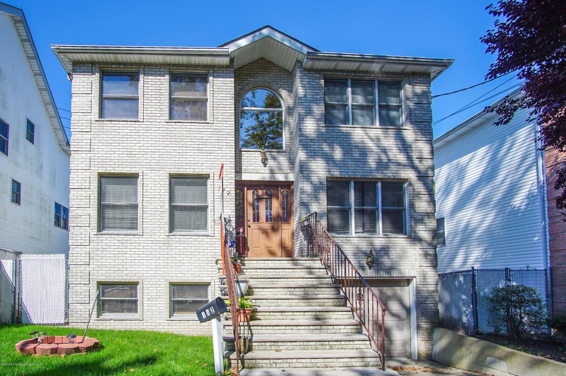 142 Hillcrest Ter Staten Island NY 10305 See Est Value Schools More
