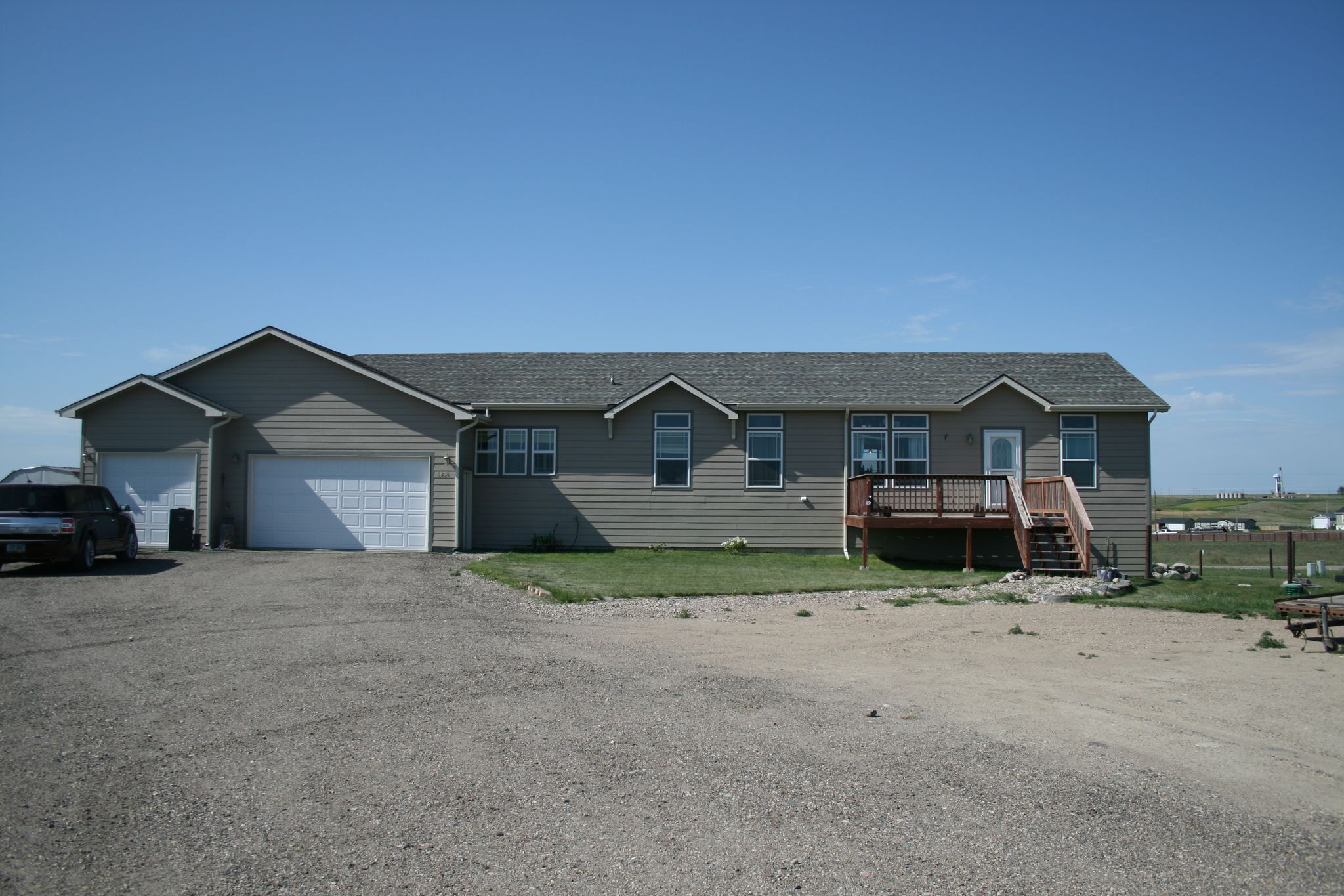 4834 Southview Dr NW, Williston, ND - 3 Bed, 2 Bath Single-Family Home